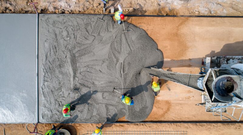 Prologis, Amazon and Meta sign low-carbon concrete pact